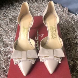 Salvatore Ferragamo Rietta Beige bow 5cm heels